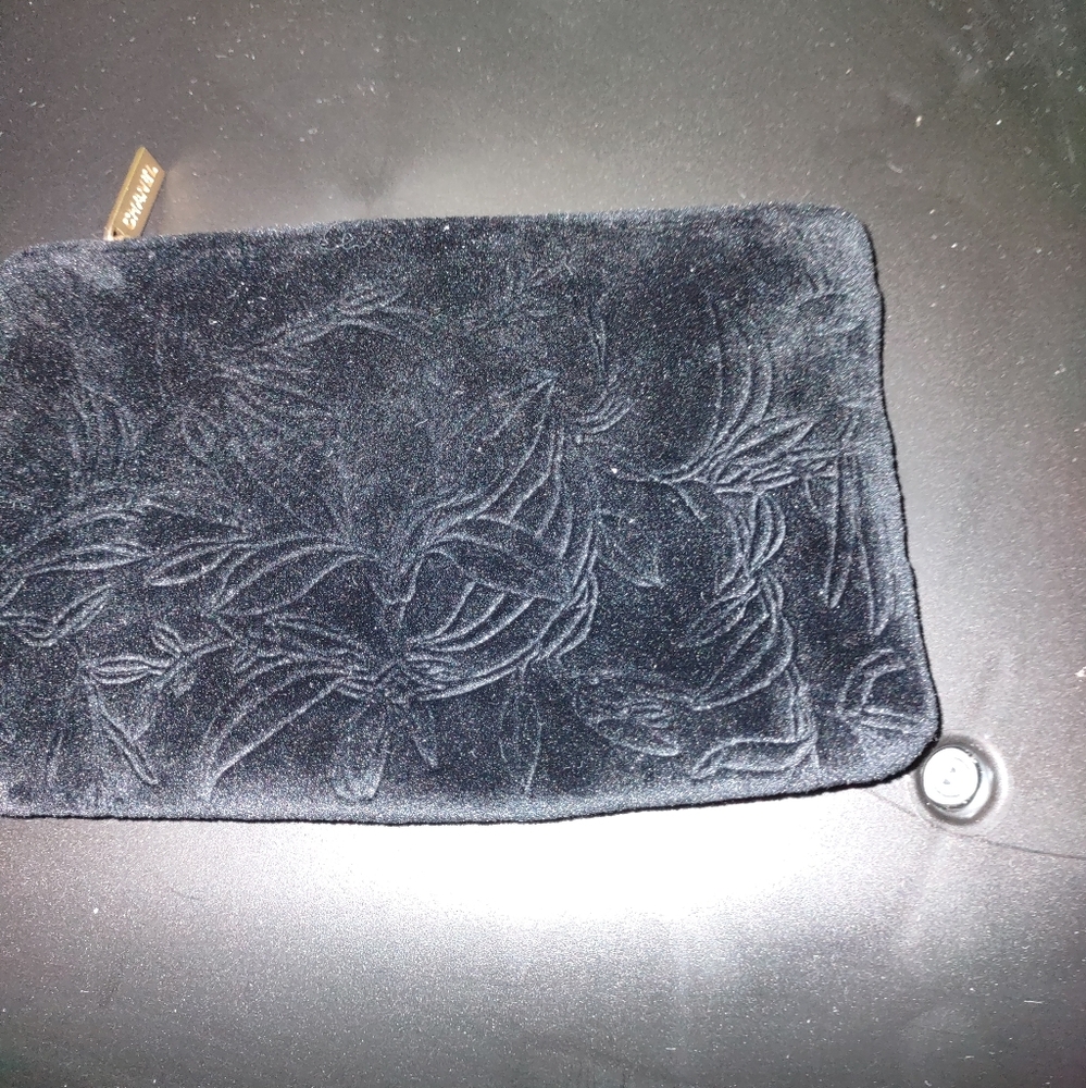 SMALL MAKEUP BAG BY CHANEL
